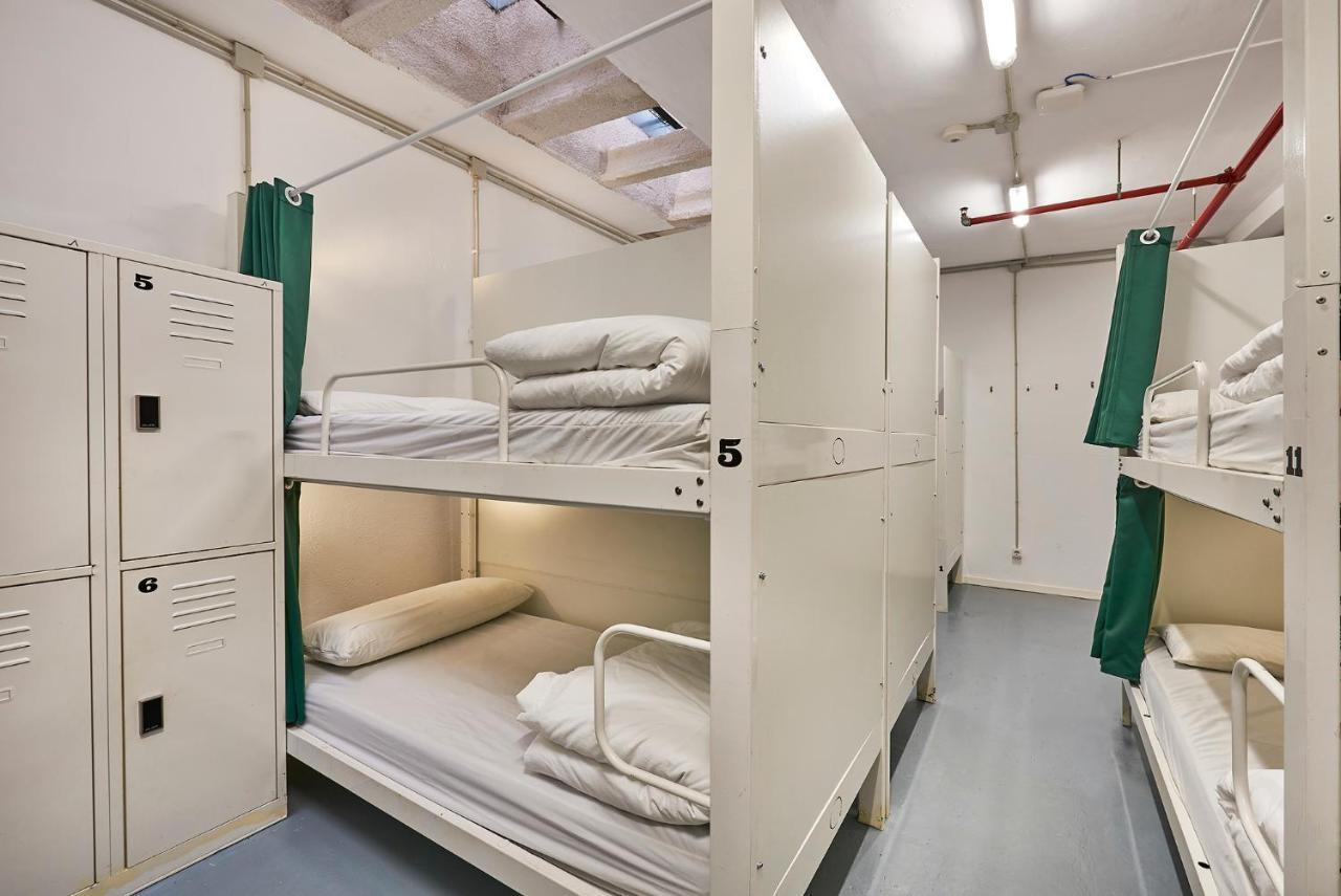 Hola Hostal Collblanc L'Hospitalet de Llobregat Luaran gambar