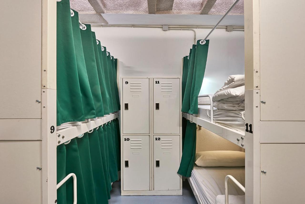 Hola Hostal Collblanc L'Hospitalet de Llobregat Luaran gambar