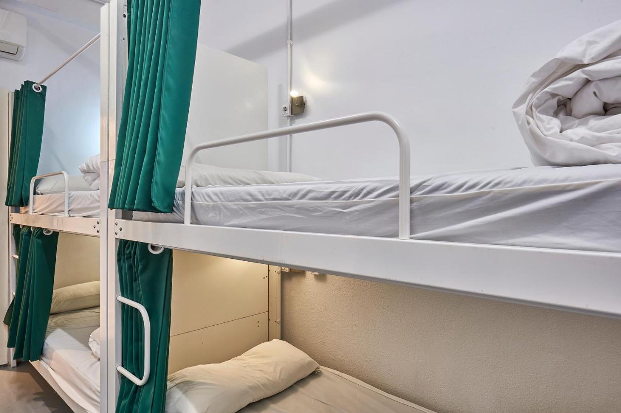 Hola Hostal Collblanc L'Hospitalet de Llobregat Luaran gambar