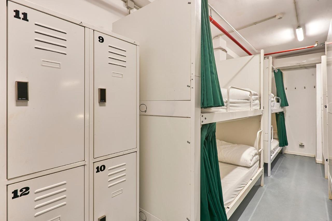 Hola Hostal Collblanc L'Hospitalet de Llobregat Luaran gambar