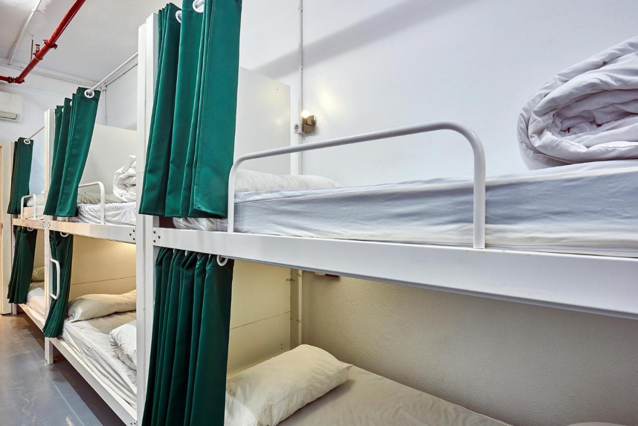 Hola Hostal Collblanc L'Hospitalet de Llobregat Luaran gambar