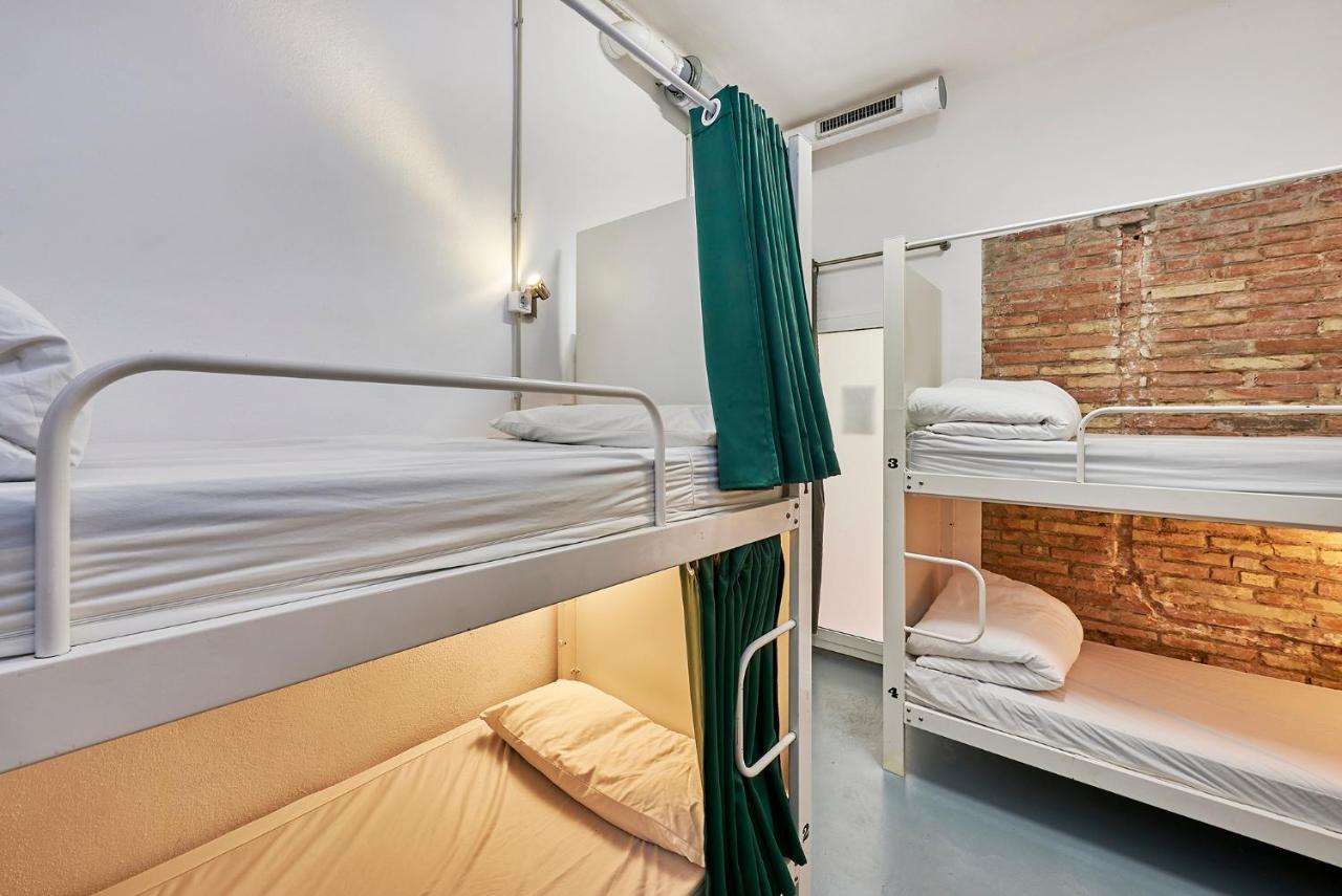 Hola Hostal Collblanc L'Hospitalet de Llobregat Luaran gambar